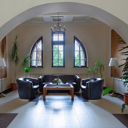 Casa Danielescu Hotel Targu Jiu Bagian luar foto