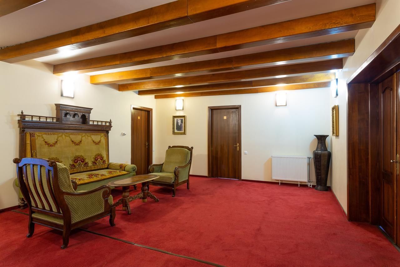 Casa Danielescu Hotel Targu Jiu Bagian luar foto